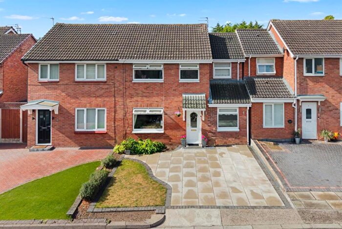 4 Bedroom Semi Detached House For Sale In Brierley Close, Netherton, Bootle, L30