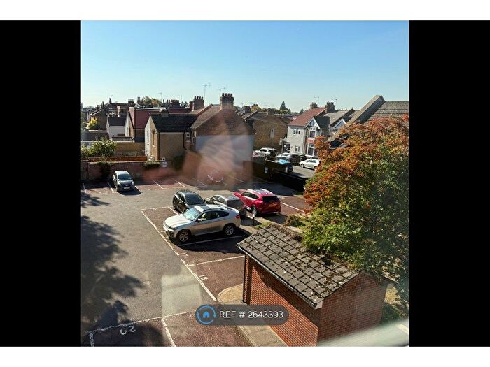 3 Bedroom Flat To Rent In Kennett Court, Watford, WD18