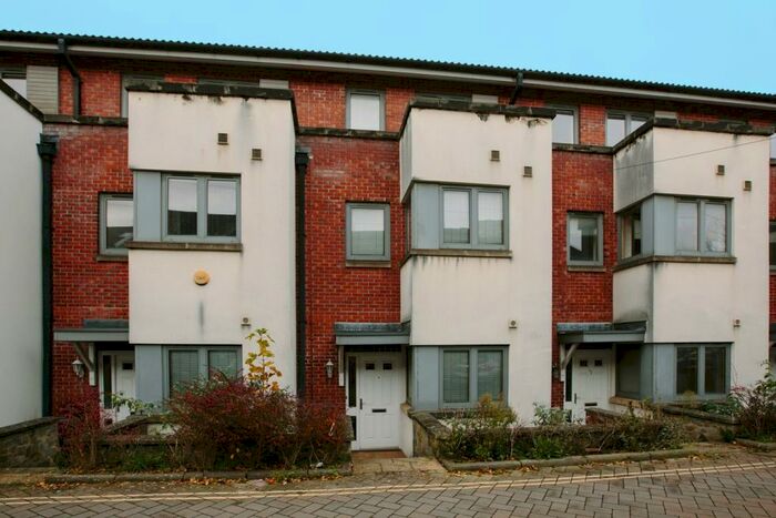 3 Bedroom House To Rent In Barton Road, Bristol, BS2