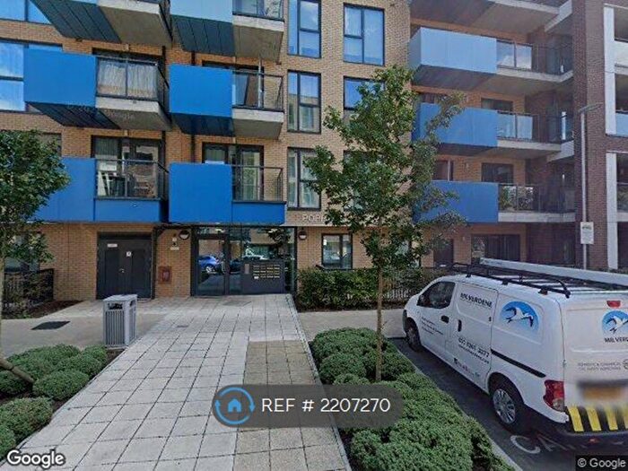 3 Bedroom Flat To Rent In Poppyfield House, London, SE10