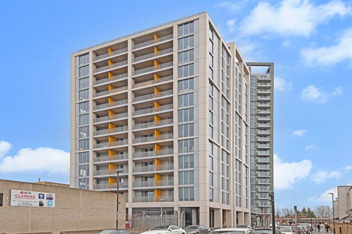 2 Bedroom Flat To Rent In Felixstowe Road, London, SE2