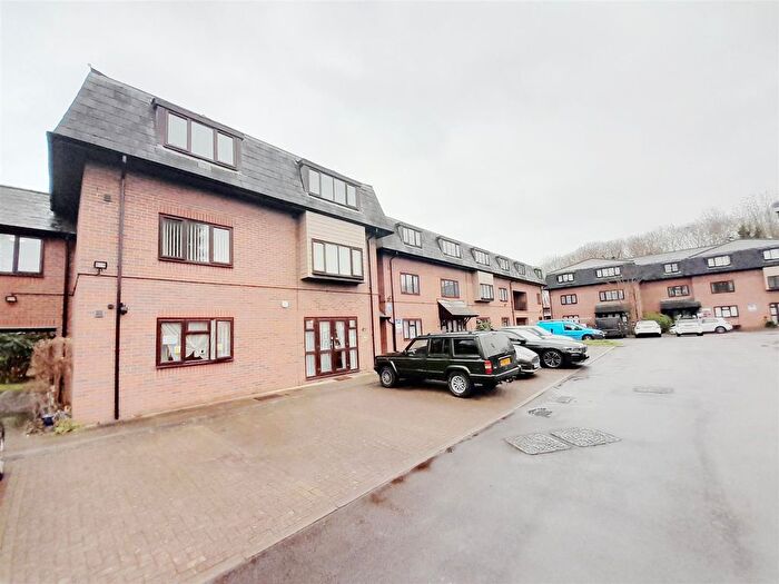 1 Bedroom Flat For Sale In Westcombe Lodge Drive, Hayes, UB4