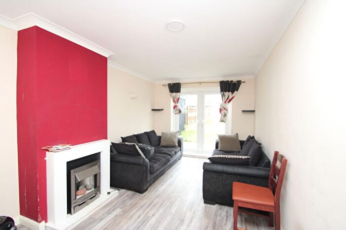 2 Bedroom Property To Rent In Aldrich Crescent, Croydon, CR0