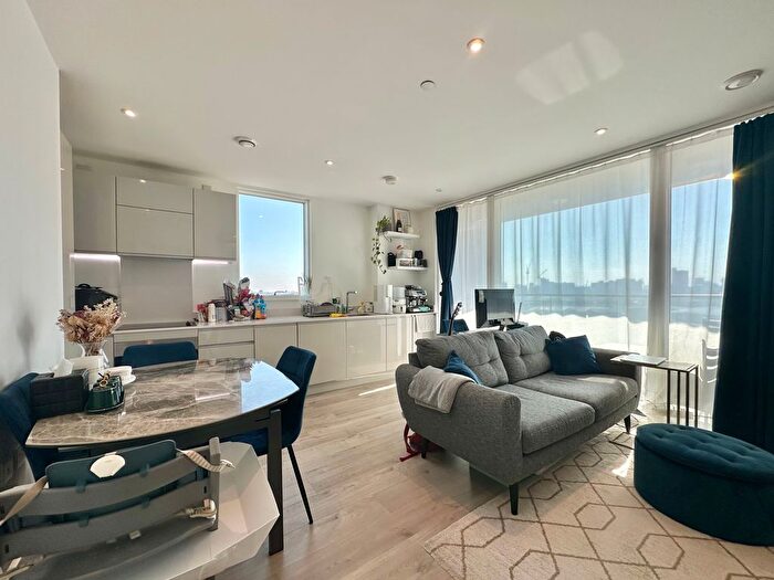 2 Bedroom Flat To Rent In Corsican Square, London, E3