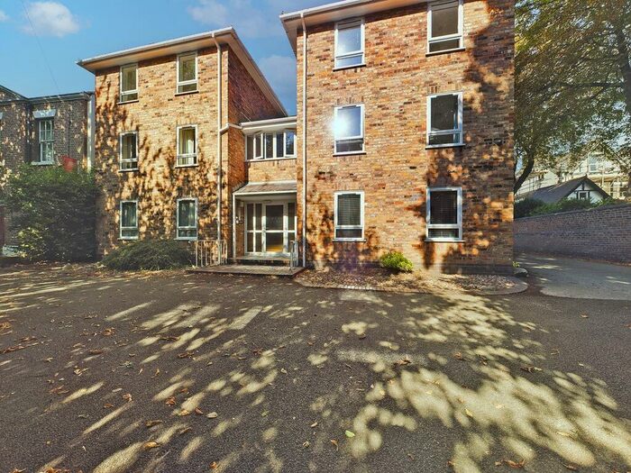 2 Bedroom Flat To Rent In Flookersbrook, Hoole, Chester, CH2