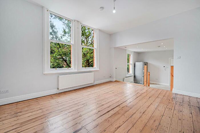 2 Bedroom Apartment To Rent In Stamford Street, Manchester, M16