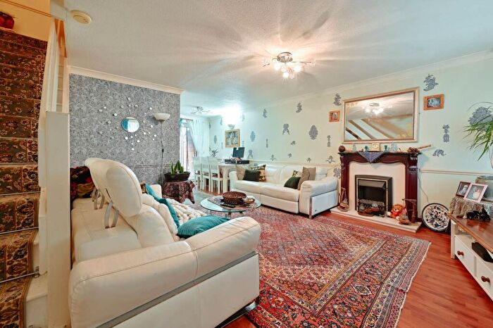 3 Bedroom Terraced House For Sale In Tattershall Drive, Hemel Hempstead, HP2