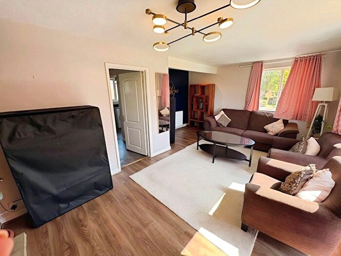 2 Bedroom Flat To Rent In Shears Court, Sunbury-On-Thames, Surrey, TW16