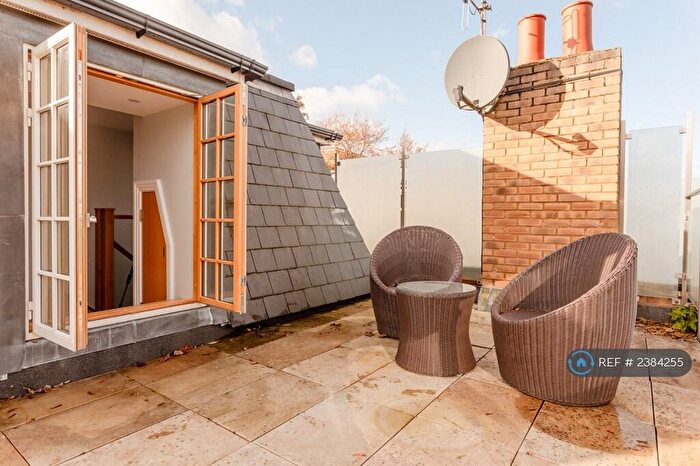 5 Bedroom Detached House To Rent In Tenterden Grove, London, NW4