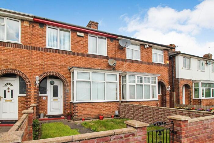 3 Bedroom Terraced House To Rent In Oak Road, Bedford, MK42