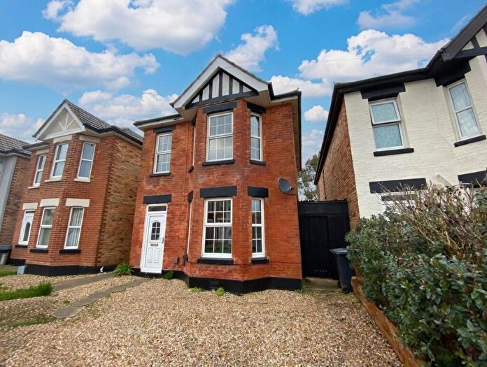 3 Bedroom Detached House To Rent In Shelbourne Road, Bournemouth, BH8