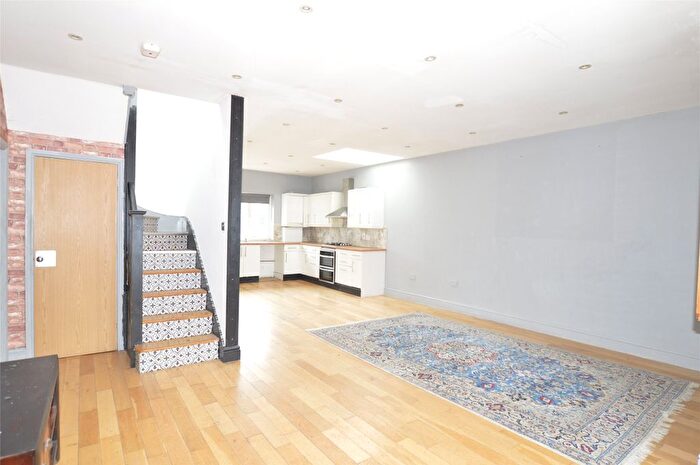 4 Bedroom Bungalow For Sale In Parkfields Avenue, Kingsbury, NW9