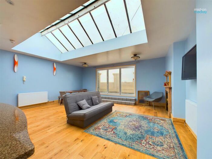 2 Bedroom Flat To Rent In Denmark Terrace, Brighton, BN1