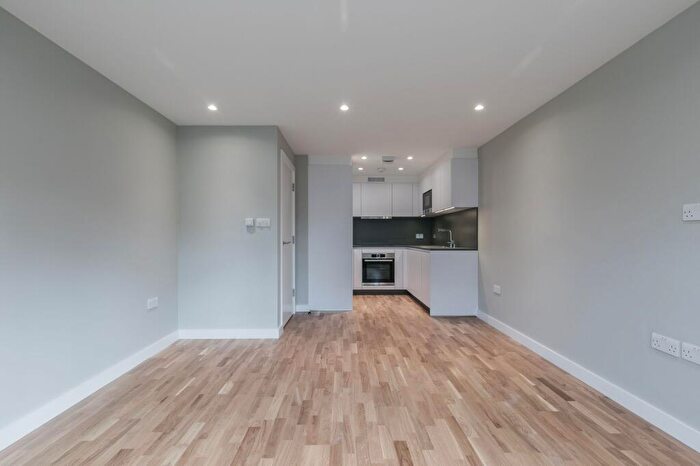 2 Bedroom Flat To Rent In Creighton House, N2