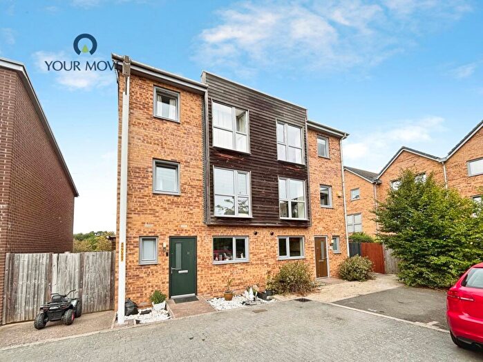 4 Bedroom Semi-Detached House To Rent In Rainbow Gardens, Dartford, Kent, DA1