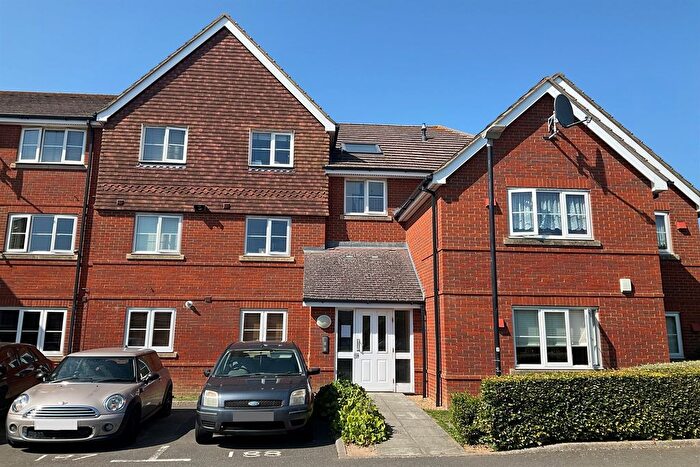 2 Bedroom Flat For Sale In Ardent Road, Whitfield, Dover, CT16