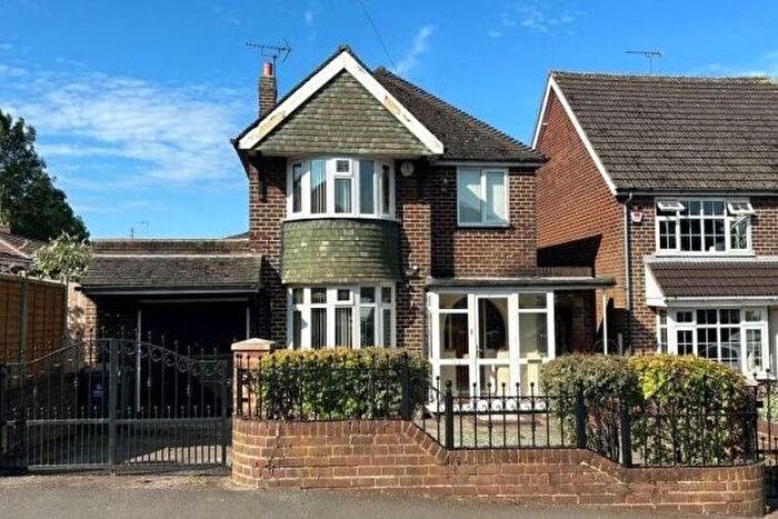 3 Bedroom Detached House To Rent In St. Marks Road, Walsall, WS8