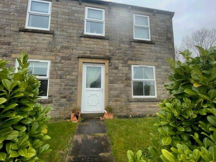 2 Bedroom Flat To Rent In Kendal Close, Hellifield, Skipton, North Yorkshire, Uk, BD23