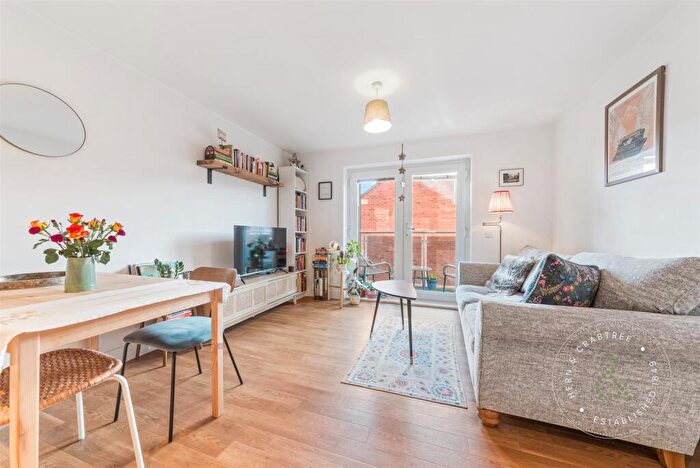 1 Bedroom Apartment For Sale In Mayfield House, The Boulevard, The Mill Canton, Cardiff, CF11