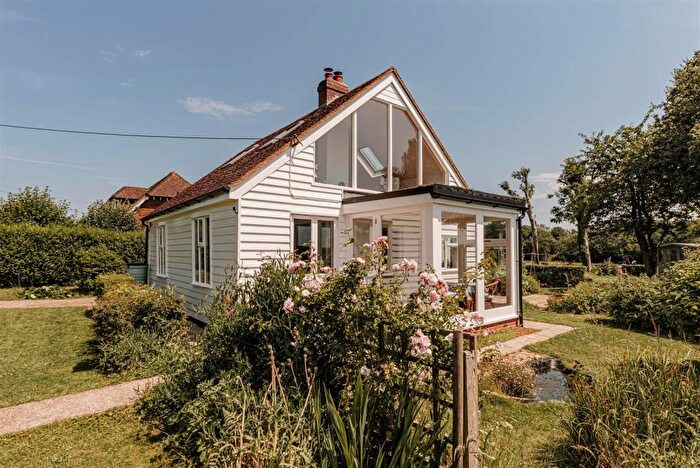 2 Bedroom Detached House For Sale In Waltham Road, Waltham, CT4