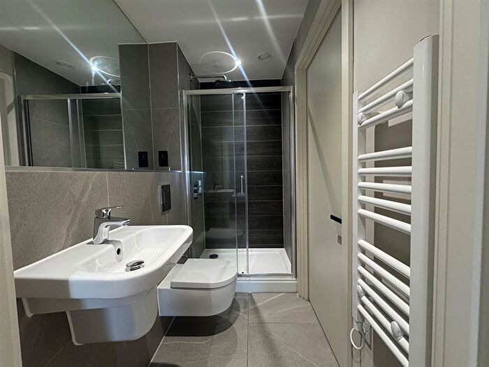 2 Bedroom Flat To Rent In City Gardens B, Spinners Way, Manchester, M15