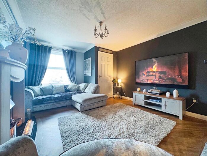 3 Bedroom Terraced House For Sale In St. Marks Close, Worksop, S81