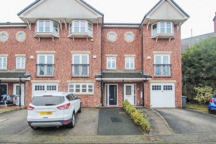 4 Bedroom Terraced House For Sale In St. Davids Garth, Robin Hood, Wakefield, WF3