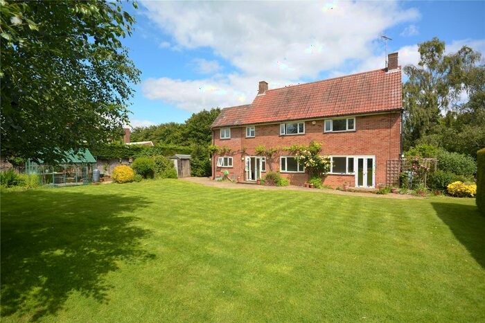 4 Bedroom Detached House To Rent In Cow Watering Lane, Writtle, CM1