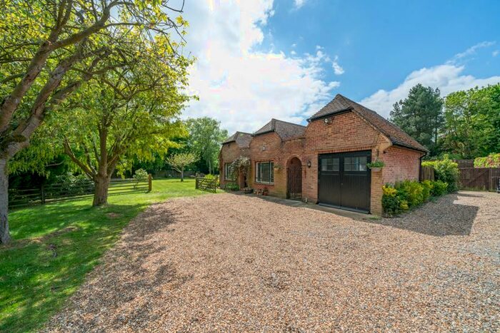 3 Bedroom Detached House For Sale In Dimmocks Lane, Sarratt, WD3