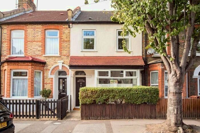 3 Bedroom Terraced House To Rent In Turner Road, Walthamstow, London, E17