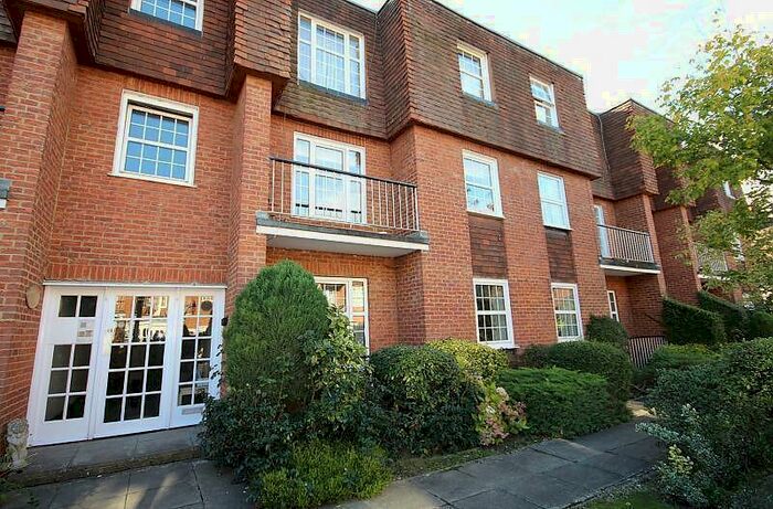 2 Bedroom Apartment To Rent In Northfield Close, Henley-On-Thames, Oxfordshire, RG9