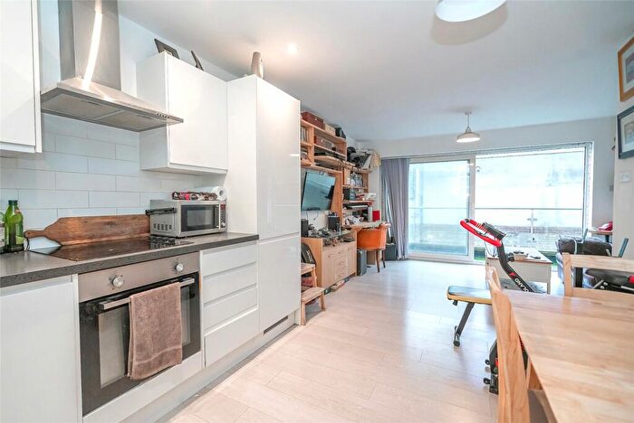 2 Bedroom House For Sale In Alexandra Park Road, London, N10