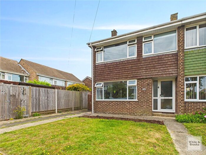 3 Bedroom Semi-detached House For Sale In Warwick Close, Bognor Regis, PO21