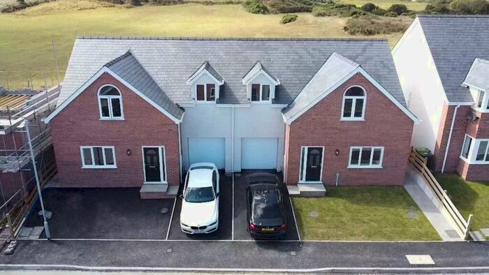 3 Bedroom Semi-Detached House For Sale In Parys Uchaf, Bull Bay, Anglesey, Sir Ynys Mon, LL68