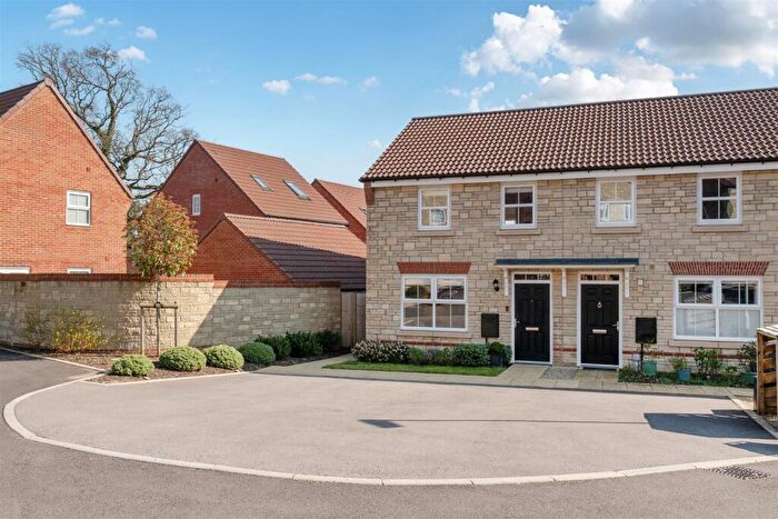 3 Bedroom Semi Detached House For Sale In Witts Grove, Chippenham, SN15