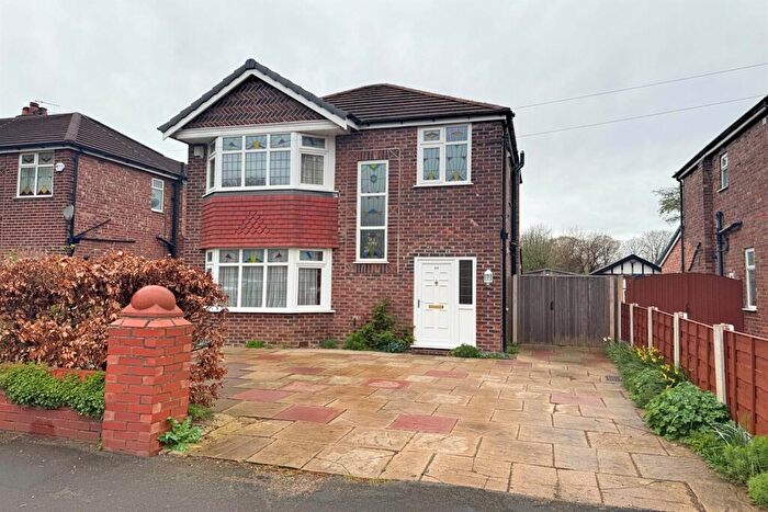 3 Bedroom Detached House For Sale In Walton Road, Sale, M33