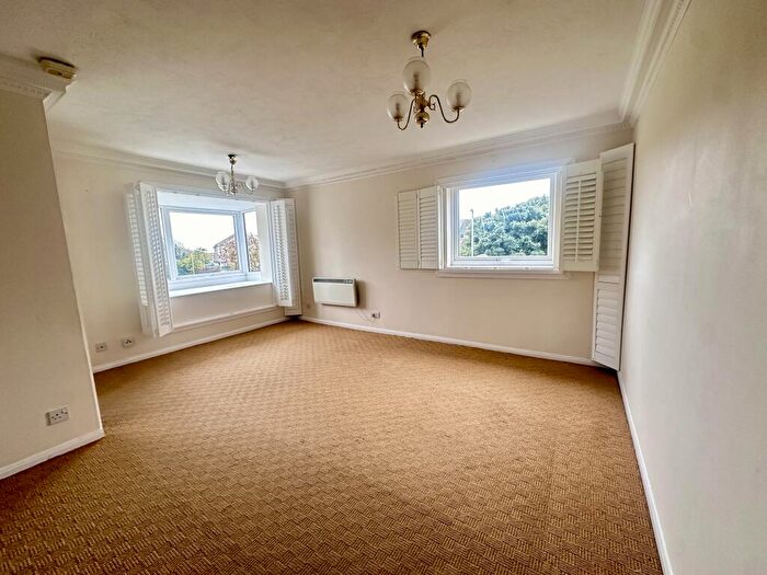 2 Bedroom Flat To Rent In Balcombe Road, Peacehaven, BN10
