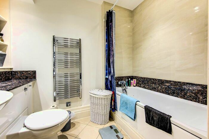 2 Bedroom Flat To Rent In Harbour Reach, Imperial Wharf, London, SW6