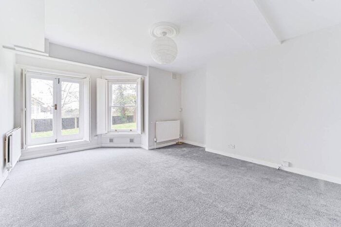 2 Bedroom Flat To Rent In Bramley Hill, South Croydon, CR2