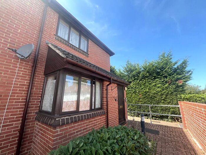 1 Bedroom Maisonette For Sale In Candleford Gate, Tower Close, Liphook, Hampshire, GU30