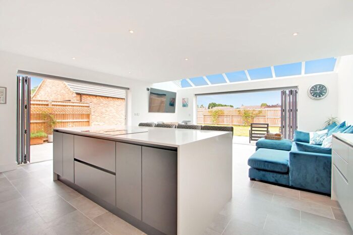 4 Bedroom Detached House For Sale In Poplar Fields Drive, Walton Highway, PE14
