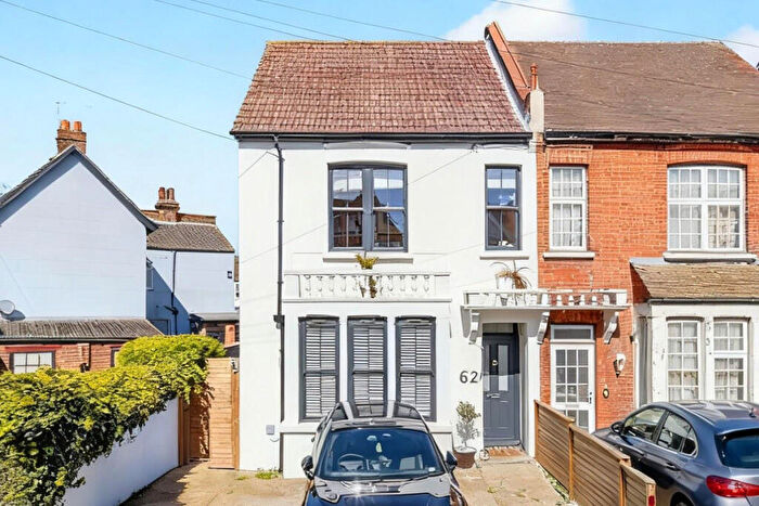 4 Bedroom Semi Detached House To Rent In Broughton Road, Thornton Heath, CR7