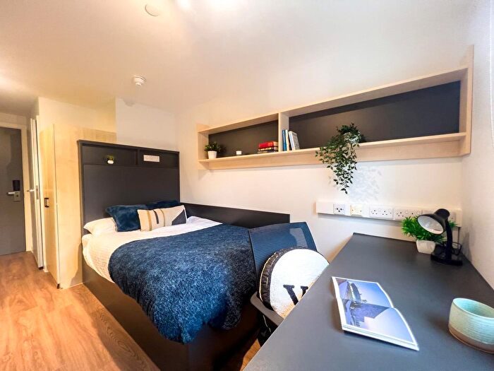 1 Bedroom Flat To Rent In Lady Lawson Street, Edinburgh, EH3