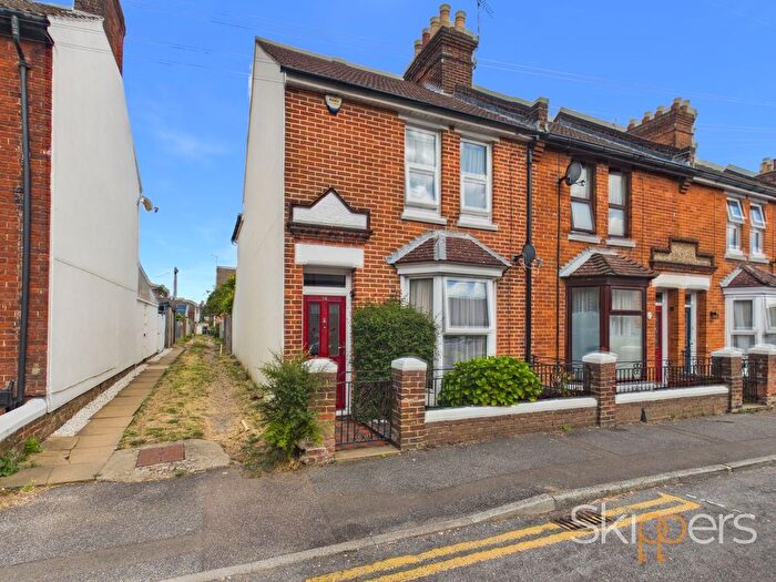 2 Bedroom End Terrace House For Sale In Kent Avenue, Ashford, TN24