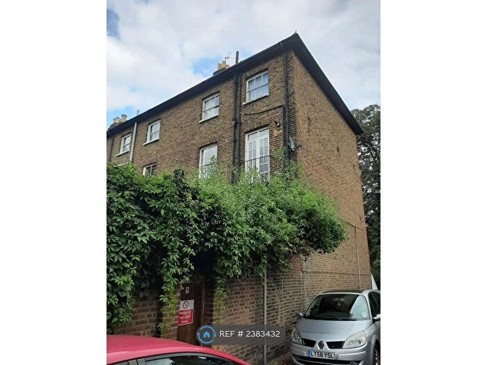 4 Bedroom Maisonette To Rent In Cromwell Place, Mortlake, SW14