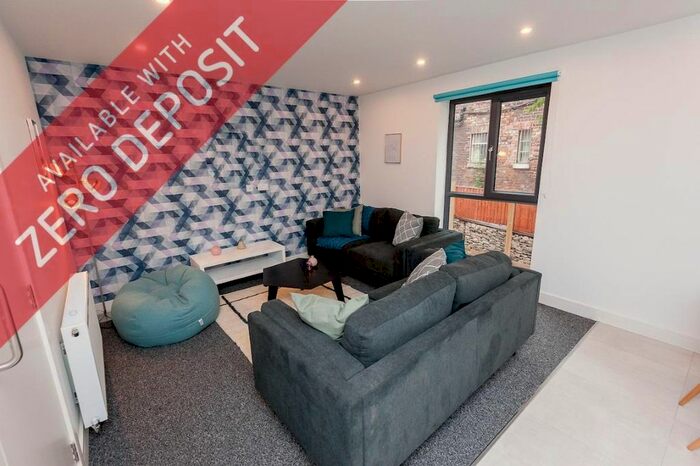5 Bedroom Flat To Rent In Milton Place, Milton Place, Salford M6