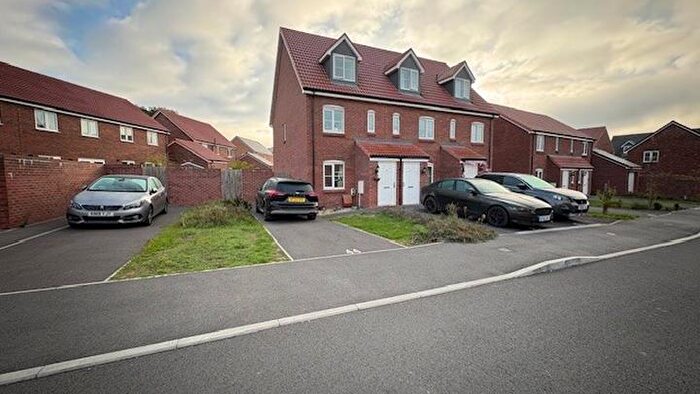 3 Bedroom Semi-detached House For Sale In Knight Lane, Taunton, TA2