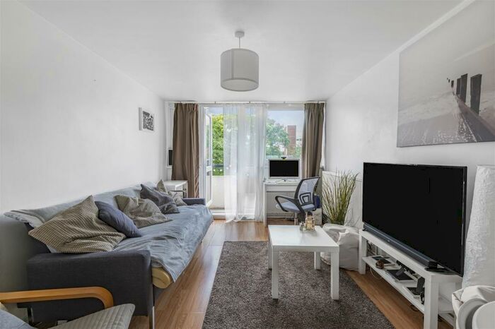 1 Bedroom Apartment To Rent In Boyton Road, Hornsey, N8