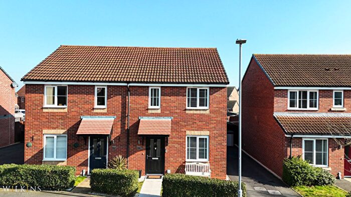 2 Bedroom Semi Detached House For Sale In Memorial Drive, Tamworth, Staffordshire, B79