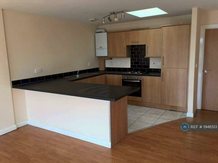 2 Bedroom Flat To Rent In Meadow House, Ellesmere Port, CH65